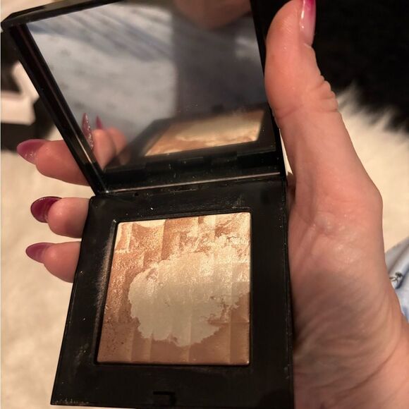 Bobbi Brown Highlighter Makeup Compact - Picture 3 of 4